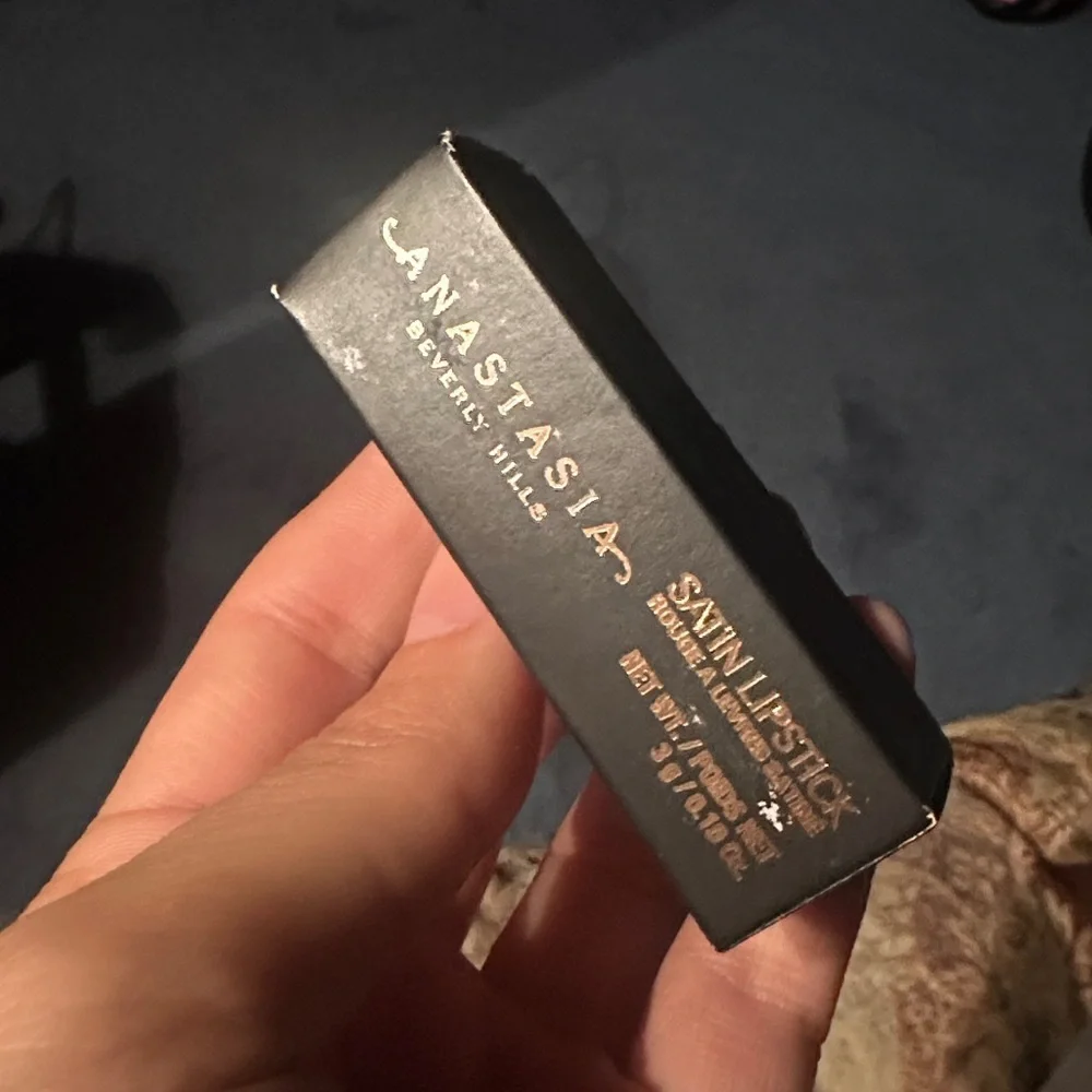 🆕 💄 ANASTASIA BEVERLY HILLS Satin Lipstick - taupe beige - NIB